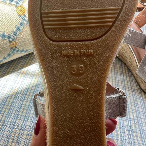 New Viscata Silver Metallic Espadrilles Size 39/8.5 - Picture 5 of 6